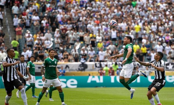 Câu lạc bộ World Cup tổ chức m