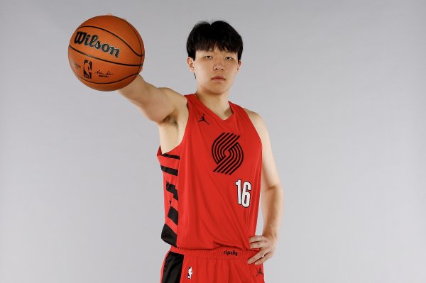 Người truyền thông: Yang Hanse